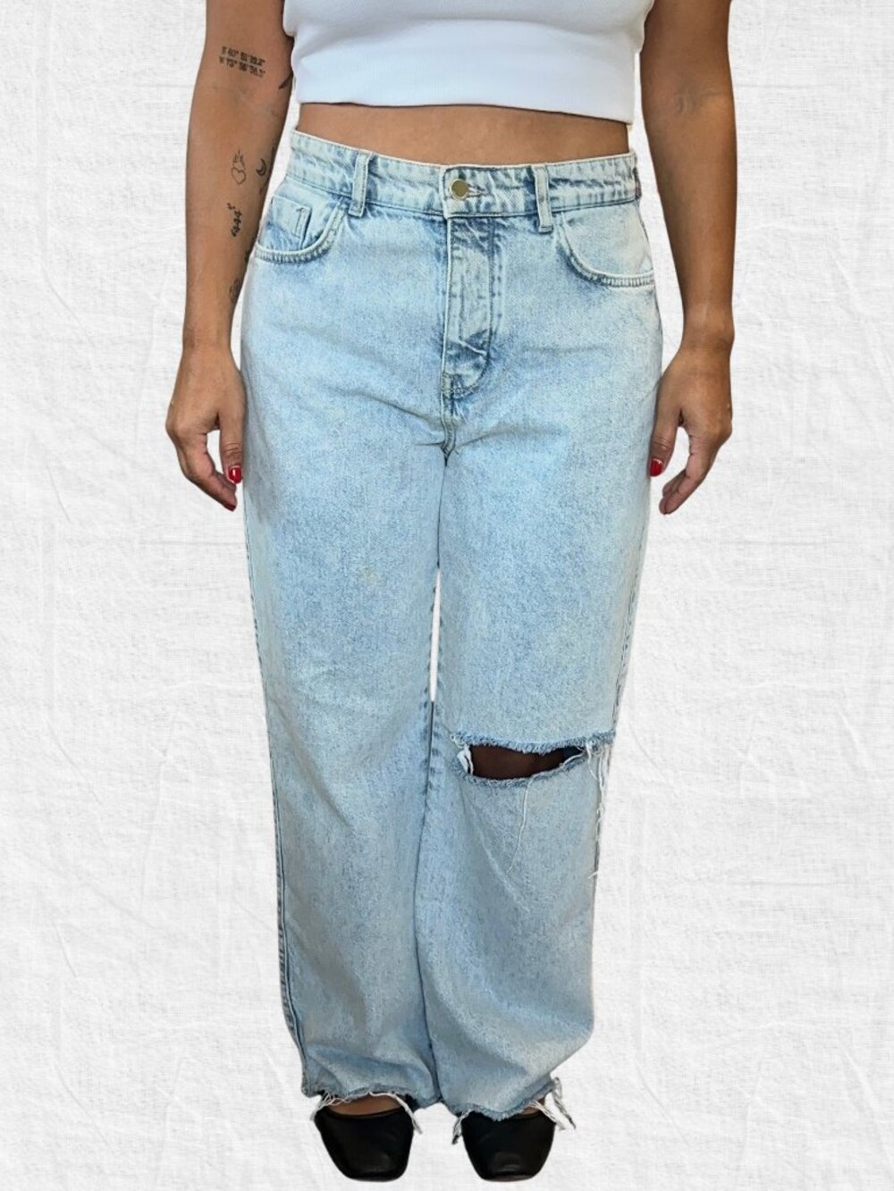 Zara Light Wash High Waisted Baggy Jeans Distressed Size 8